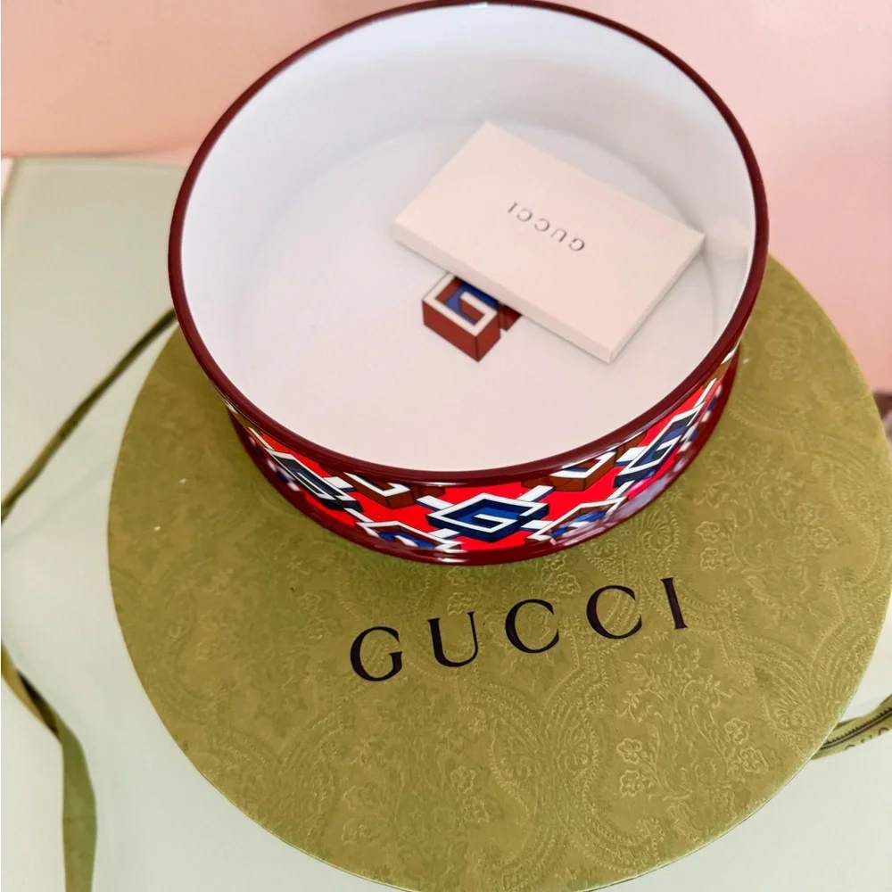 Gucci new authentic